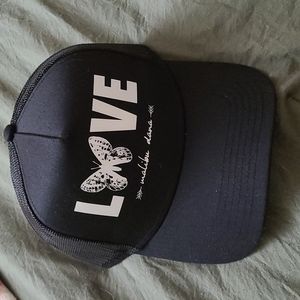 Black trucker hat